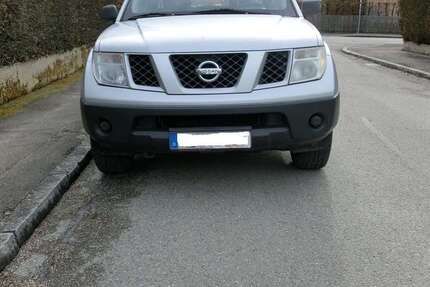 Nissan Navara 192.000 km 6.800 &euro; München 81829