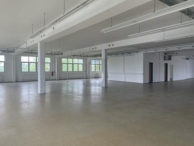 VIELSEITIGE NUTZUNG-PRODUKTIONLAGERHALLE 2.5 zimmer