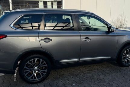 Mitsubishi Outlander 261.564 km 8.500 &euro; München 81249