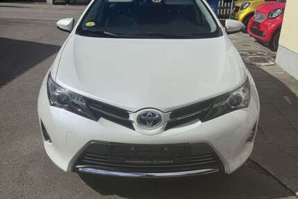 Toyota Auris 69.888 km 12.590 &euro; München 80999