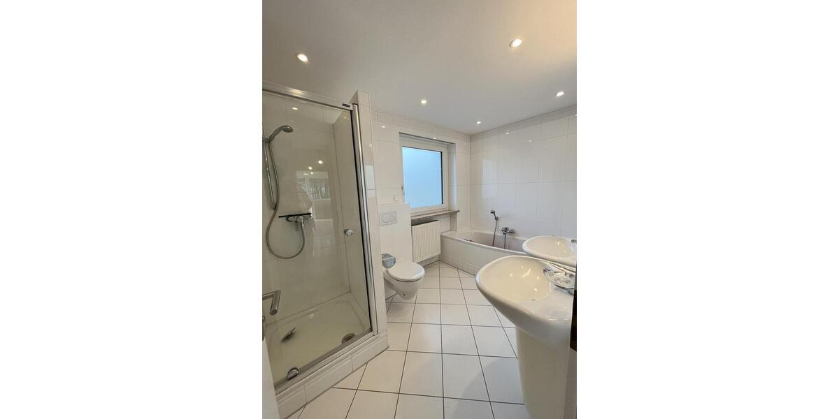 Doppelhaushälfte Fürstenfeldbruck - 6 Zimmer, 154 m&sup2;, 2.400&euro; | Angebot:24793327