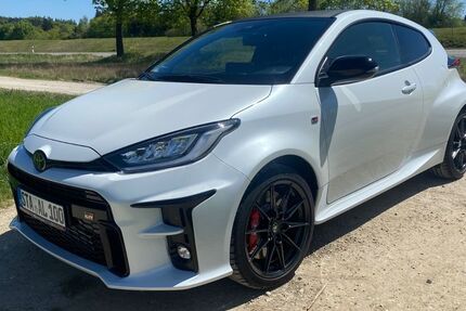 Toyota Yaris 4.950 km 35.700 &euro; Wörthsee 82237