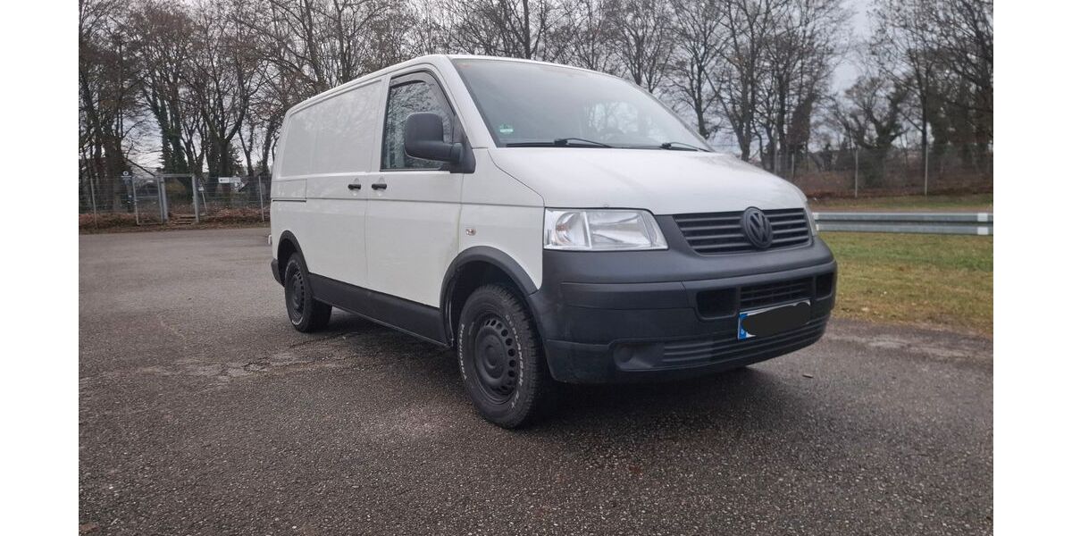 VW T5 Transporter 203.127 km 12.000 &euro; München 81373