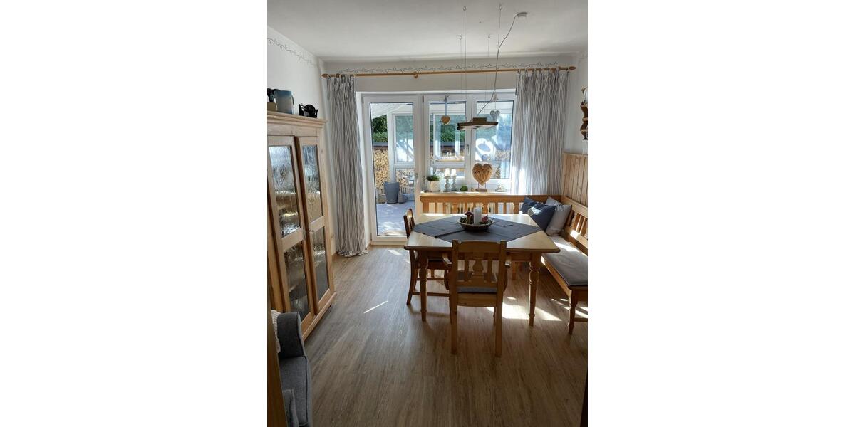 Erdgeschoßwohnung München Allach-Untermenzing - 5 Zimmer, 155 m&sup2;, 3.100&euro; | Angebot:24752689