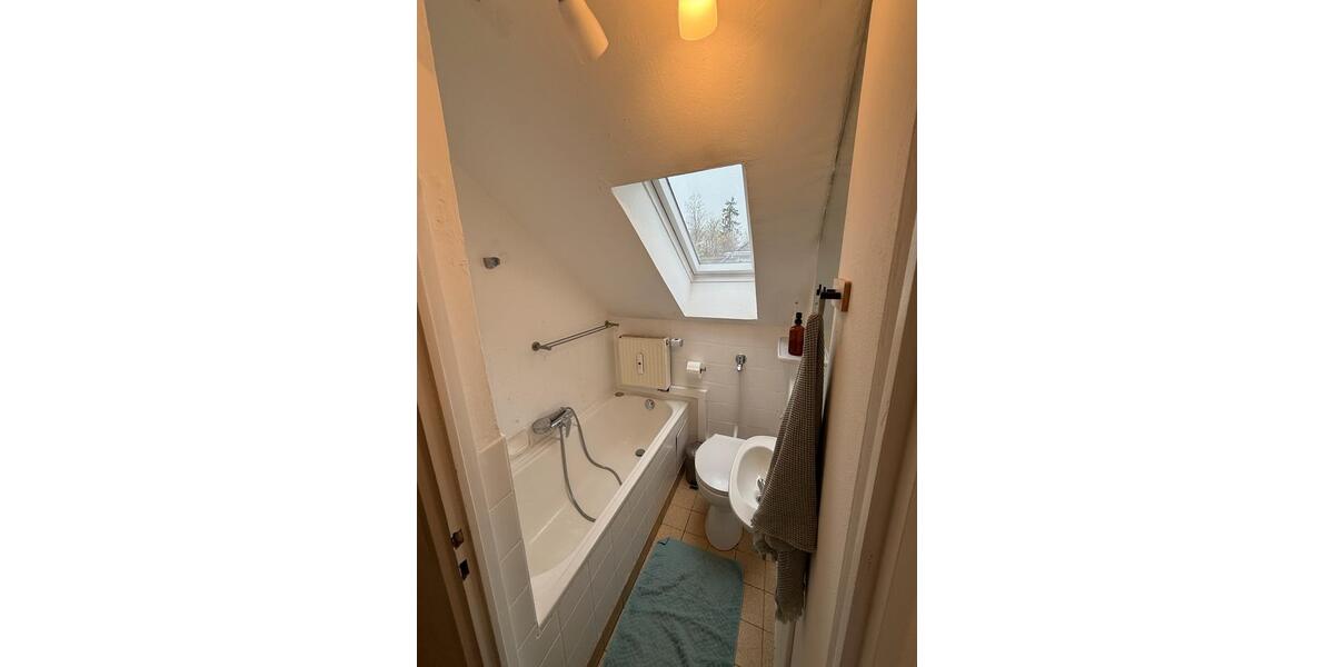 Dachgeschoßwohnung München Schwabing-Freimann - 2 Zimmer, 34 m&sup2;, 820&euro; | Angebot:26241909