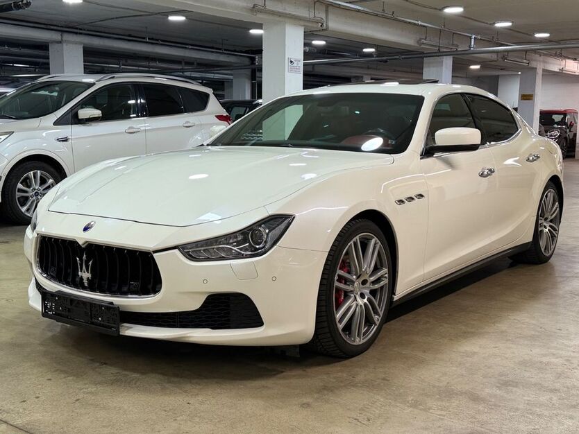 Maserati Ghibli 149.957 km 23.999 € München 81677