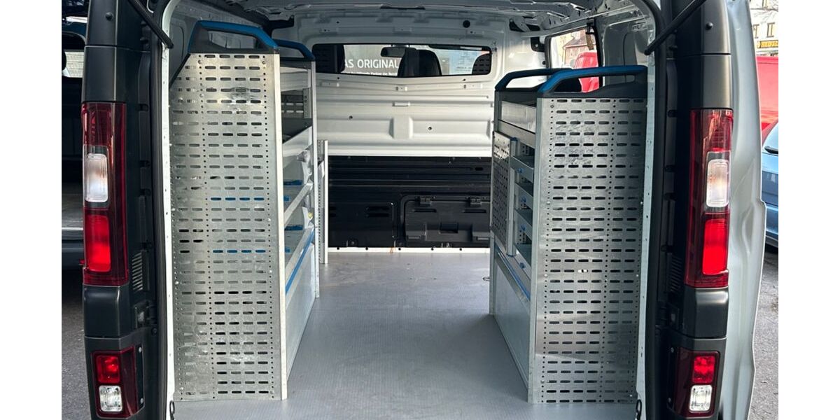 Opel Vivaro 109.835 km 12.990 &euro; München 81825