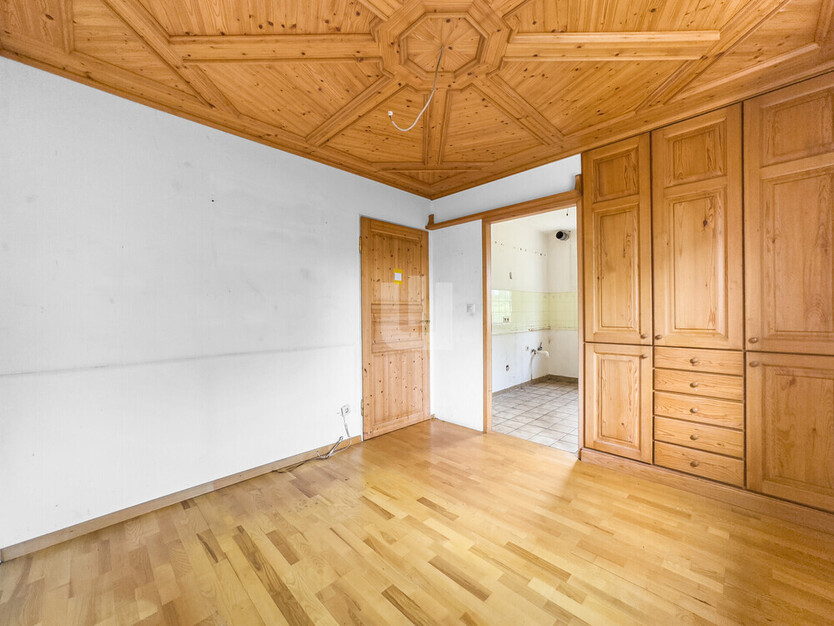 WINDISCH ImmobilieN - Sanierungsbedürftige DHH mit viel Potential in verkehrsberuhigter Straße
