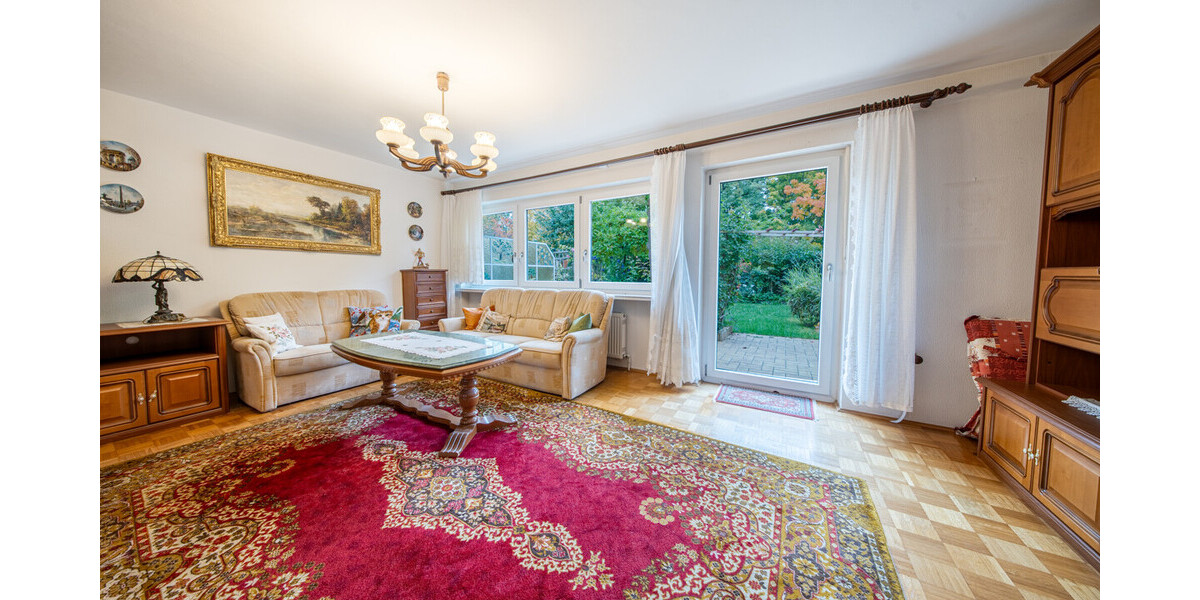 • REIHENHAUS MIT GESTALTUNGSPOTENZIAL • 5 zimmer