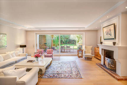 Großzügiges Wohnen. Idyllischer Garten mit altem Baumbestand. 5 zimmer