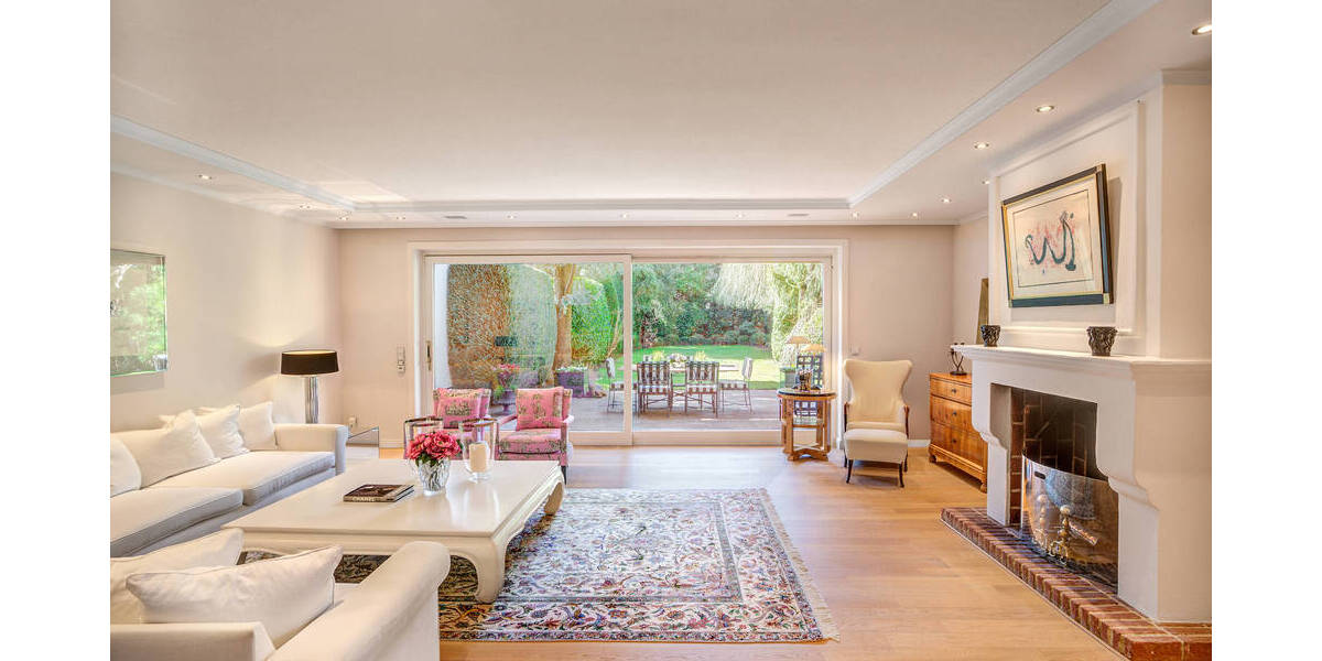 Großzügiges Wohnen. Idyllischer Garten mit altem Baumbestand. 5 zimmer