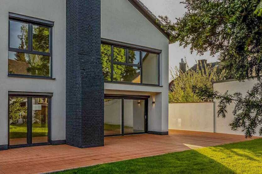 Haus zum Kaufen in München 2.350.000 € 316.6 m²
