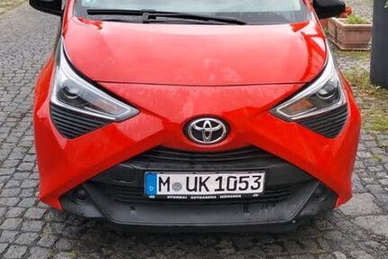 Toyota Aygo (X) 56.303 km 10.100 &euro; München 81476