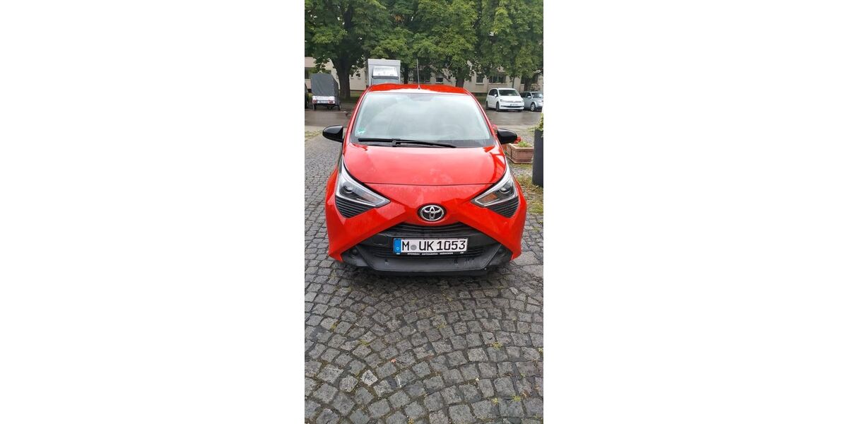 Toyota Aygo (X) 56.303 km 10.100 &euro; München 81476