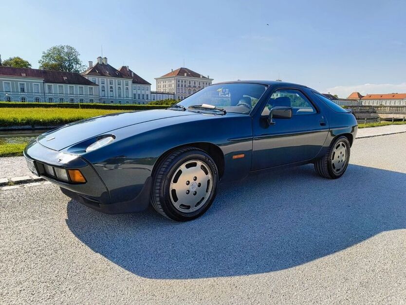 928