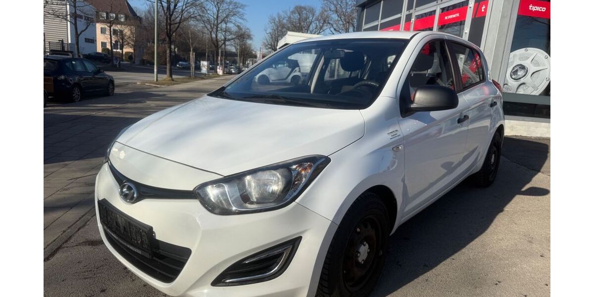 Hyundai i20 195.000 km 2.450 &euro; München OT Trudering-Riem 81825