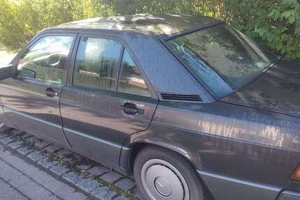 Mercedes-Benz 190 41.000 km 8.900 € München 81245