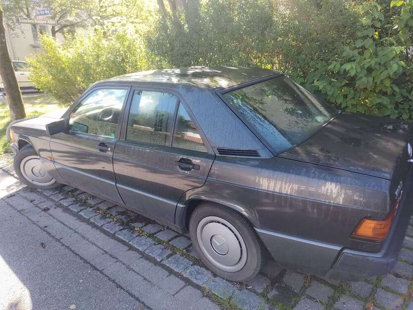 Mercedes-Benz 190 41.000 km 8.900 € München 81245