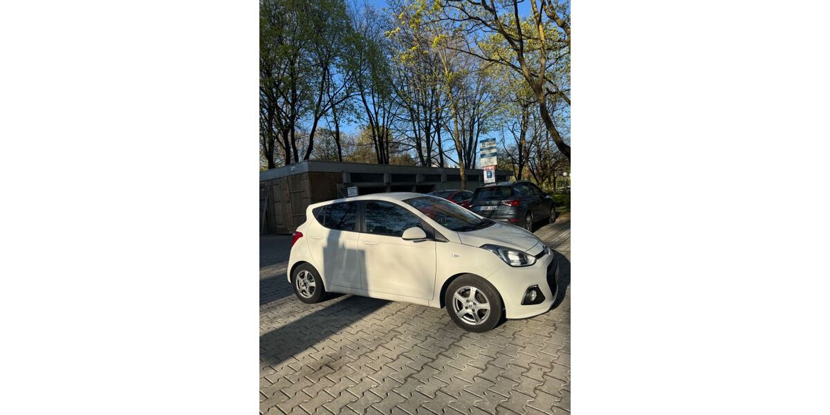 Hyundai i10 109.100 km 5.300 &euro; München 81927