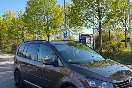VW Touran 166.000 km 9.500 &euro; Germering 82110