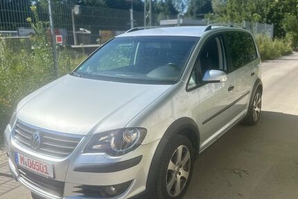VW Touran 258.920 km 3.900 &euro; München 81929