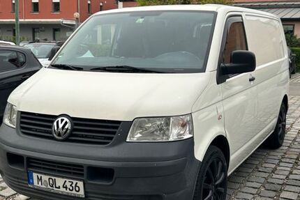 VW T5 Transporter 198.500 km 9.999 € München 80639