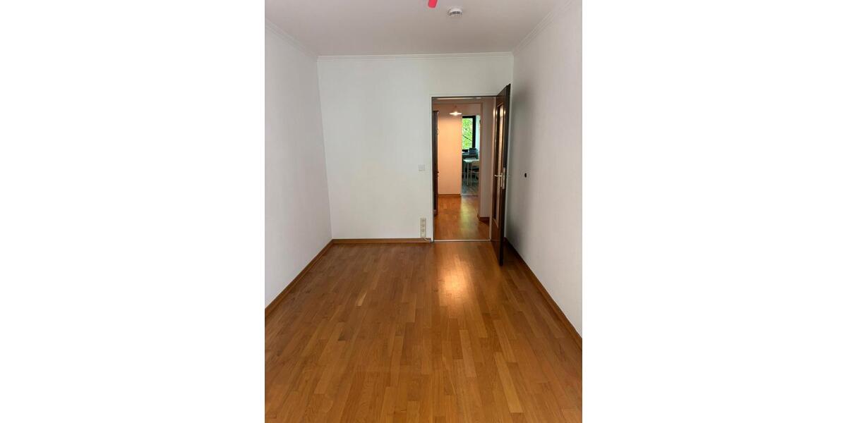 Etagenwohnung Germering - 3 Zimmer, 80 m&sup2;, 2.000&euro; | Angebot:26531557