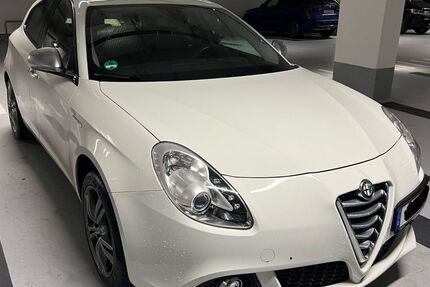 Alfa Romeo Giulietta 64.000 km 9.600 &euro; Kirchheim b. München 85551