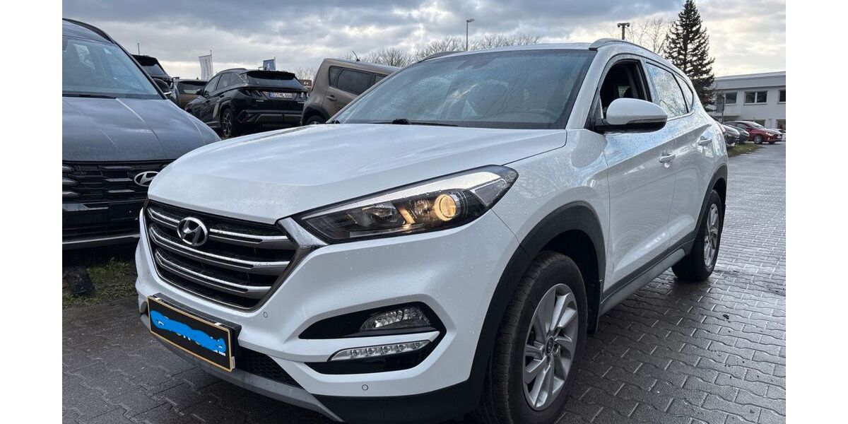 Hyundai TUCSON 64.800 km 14.300 &euro; München 81243