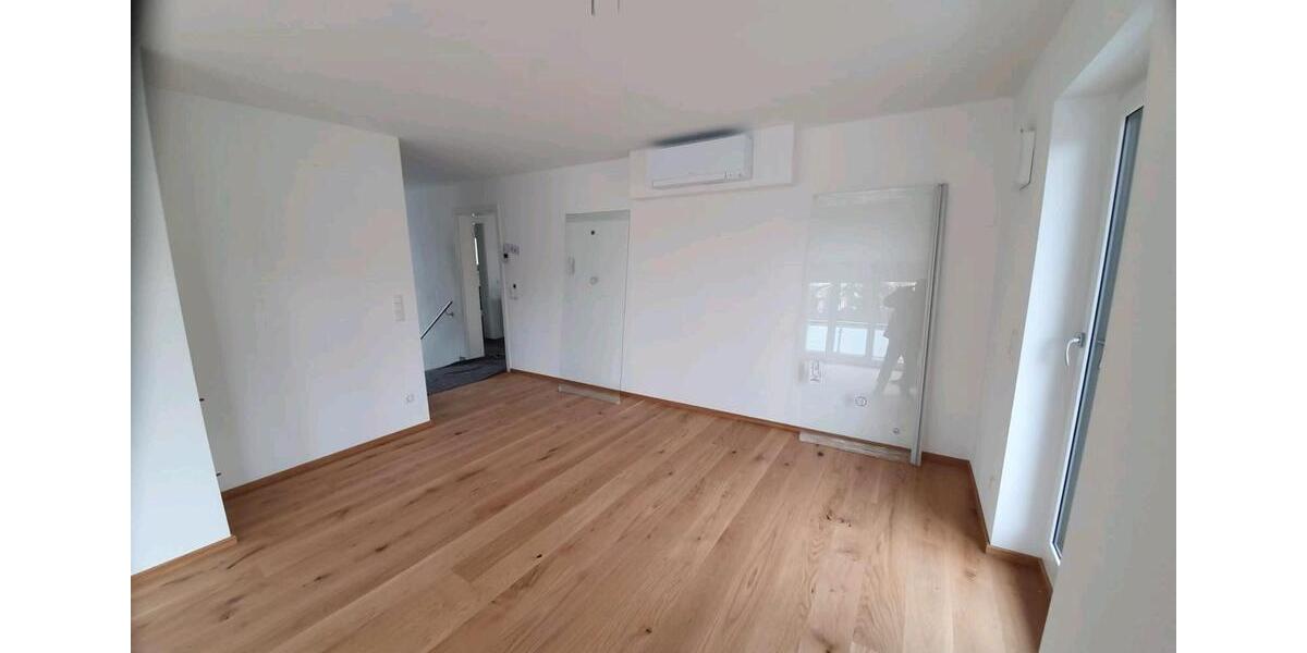 Einfamilienhaus München Am Riesenfeld - 2.5 Zimmer, 140 m&sup2;, 2.700&euro; | Angebot:25632244