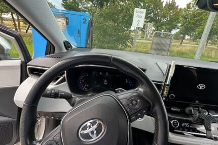 Toyota Corolla 179.000 km 17.900 &euro; München 81829