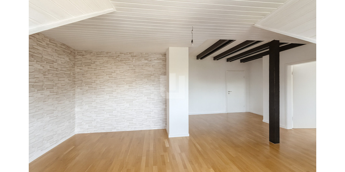 WINDISCH IMMOBILIEN - Gut geschnittene Dachgeschosswohnung, für den Käufer provisionsfrei! - Dachgeschoßwohnung Gröbenzell | Angebot:22627602