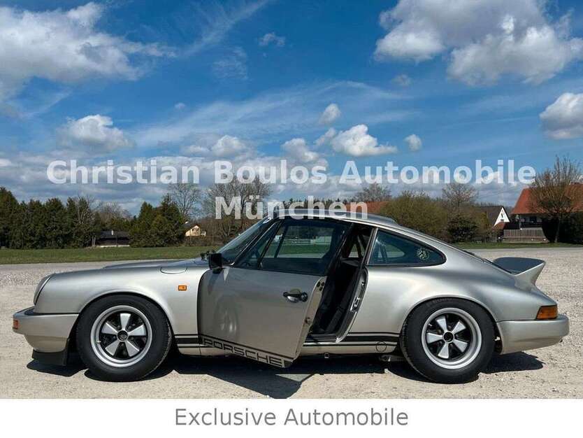911