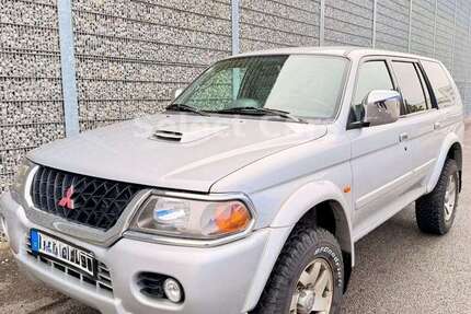 Mitsubishi Pajero 175.000 km 5.990 &euro; München 81243