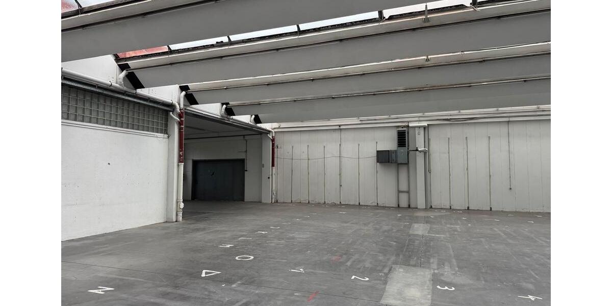 Miete in Werkhalle zimmer