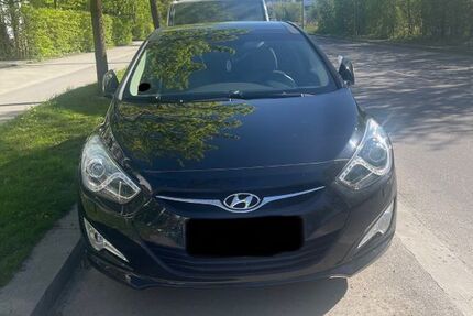 Hyundai i40 106.086 km 12.500 &euro; München 81377