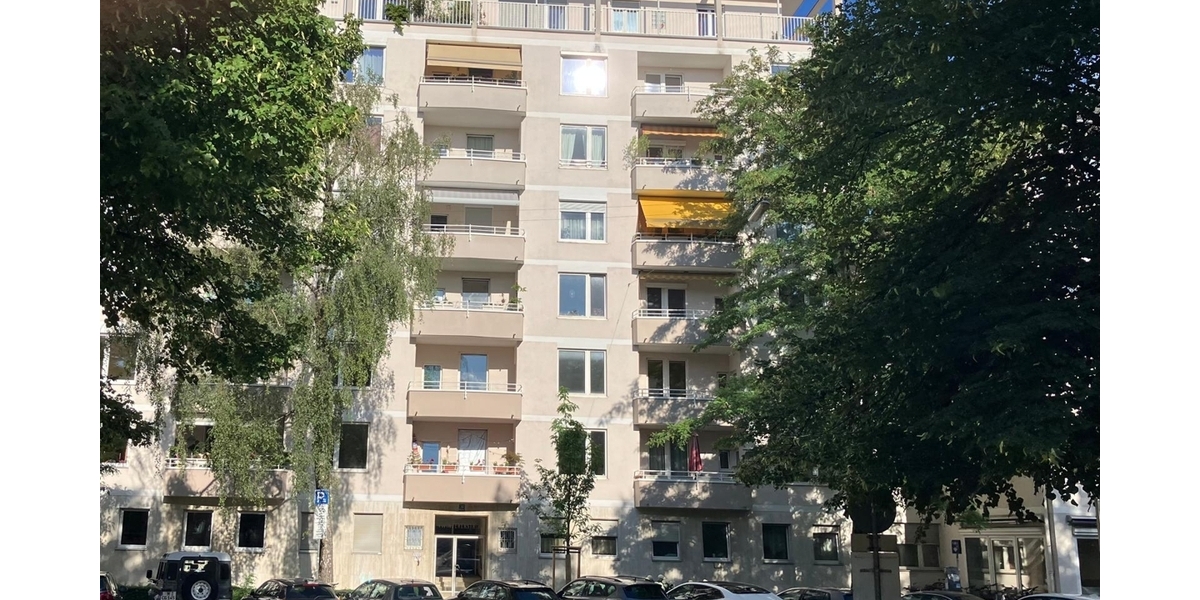 Großzügige Dreizimmer-Wohnung in ruhiger Lage Maxvorstadt - Etagenwohnung München Ackermannbogen | Angebot:27091083