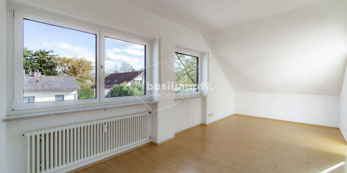 GROSSZÜGIGE 4-ZIMMER-DACHGESCHOSSWOHNUNG MIT BALKON IN RUHIGER LAGE 4 zimmer