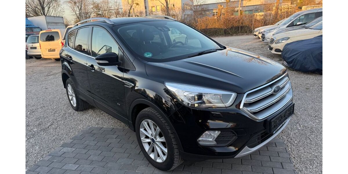 Ford Kuga 250.000 km 8.999 € München 81245