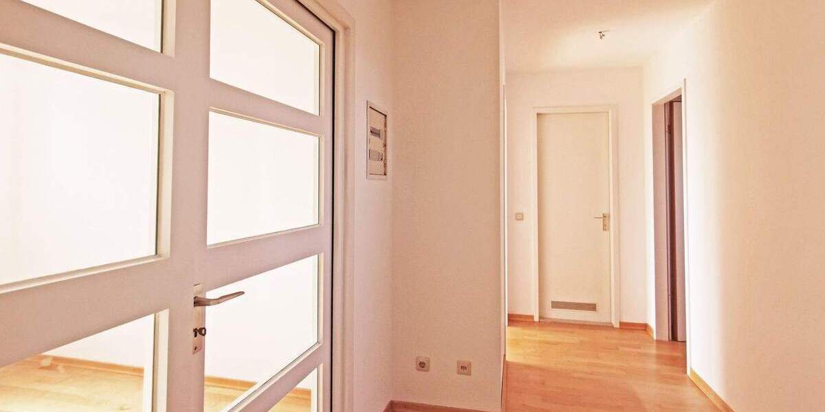 Etagenwohnung Unterhaching - 2 Zimmer, 90 m&sup2;, 1.460&euro; | Angebot:25741929