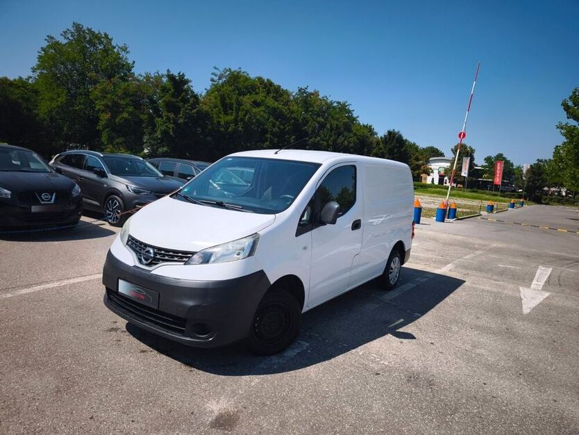 NV200