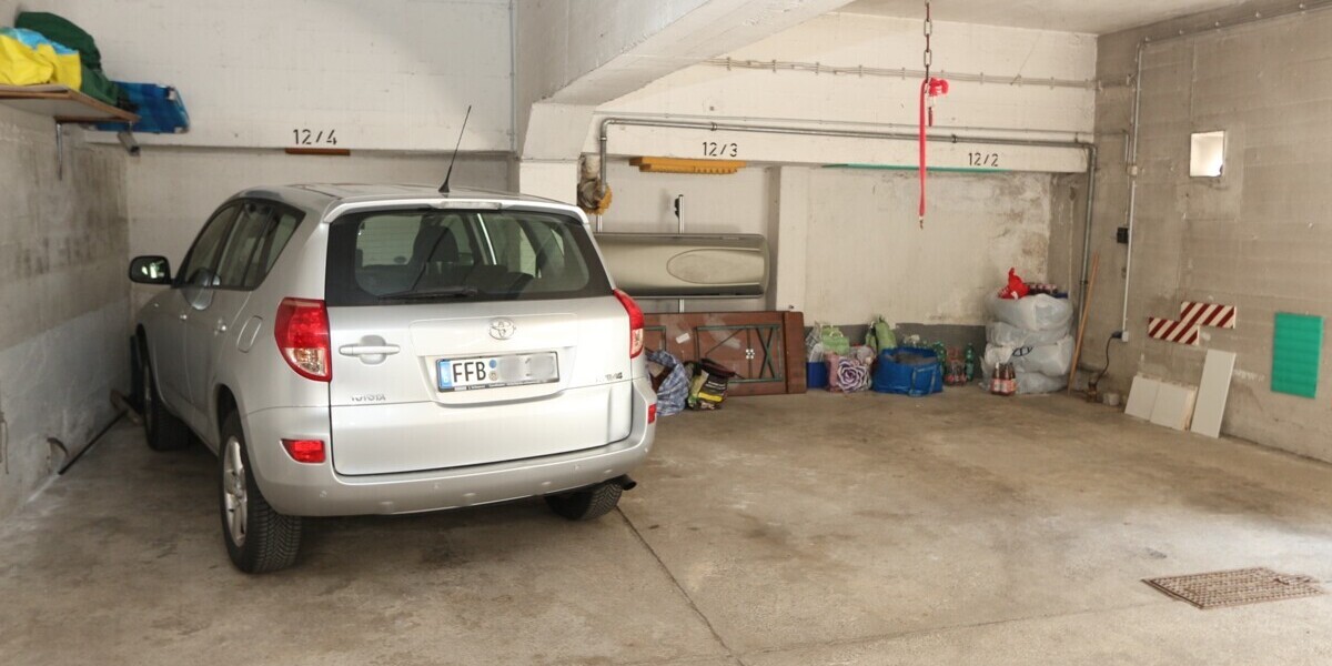 * im Dornröschenschlaf * 2-Zimmer-Wohnung * 2 sonnige Balkone * 1 Stellplatz * renovierungsbedürftig - Etagenwohnung Germering | Angebot:26287723