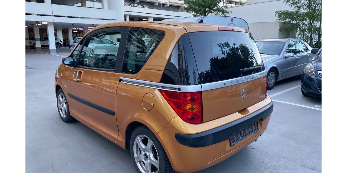 Peugeot 1007 112.000 km 2.999 &euro; München 80809