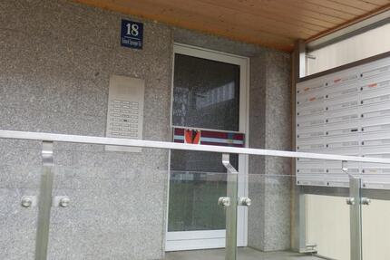 Helle schöne 2 Zim. Wohnung mit großem Balkon in Top Lage zu verk 1 zimmer