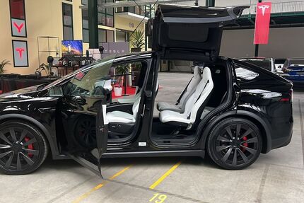 Tesla Model X 37.500 km 99.999 € München 80798
