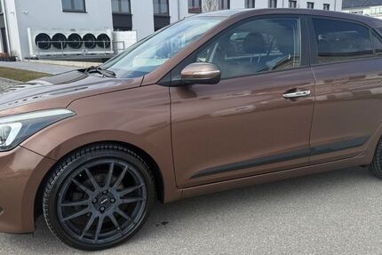 Hyundai i20 73.000 km 8.290 &euro; Wolfratshausen 82515