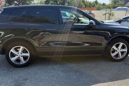 VW Touareg 322.000 km 9.900 € München 81243