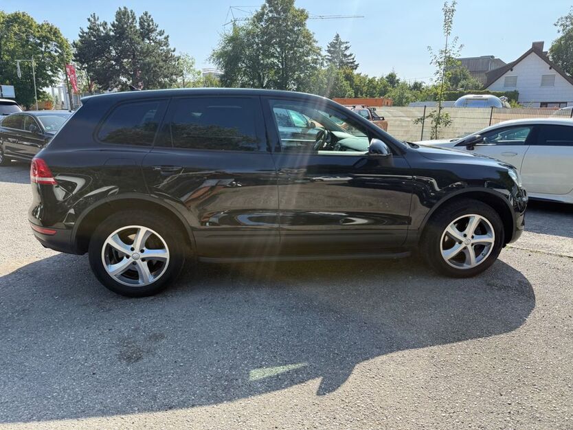 VW Touareg 322.000 km 9.900 € München 81243