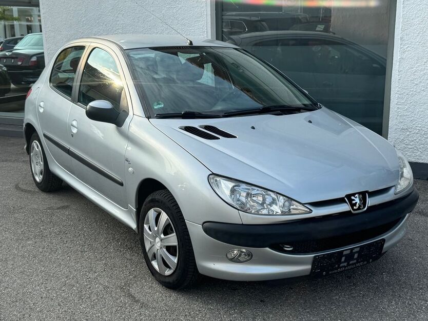 Peugeot 206 99.900 km 2.590 € Eichenau 82223