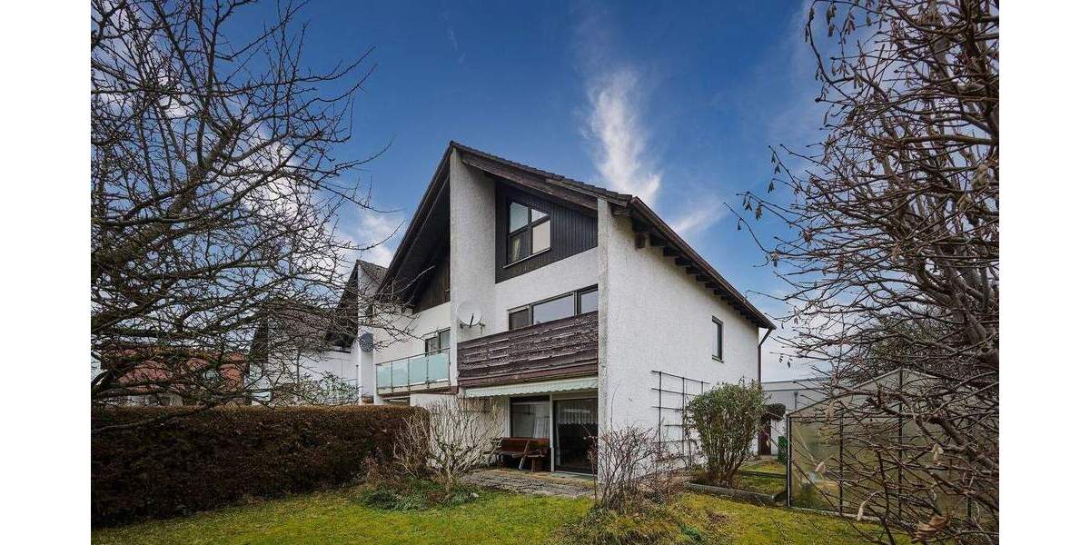 Familienfreundliches Zuhause in Gilching mit ausgebautem Dachgeschoss, Garten & 2 Garagen 4 zimmer